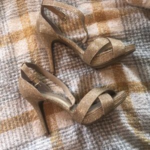 High heels shoes